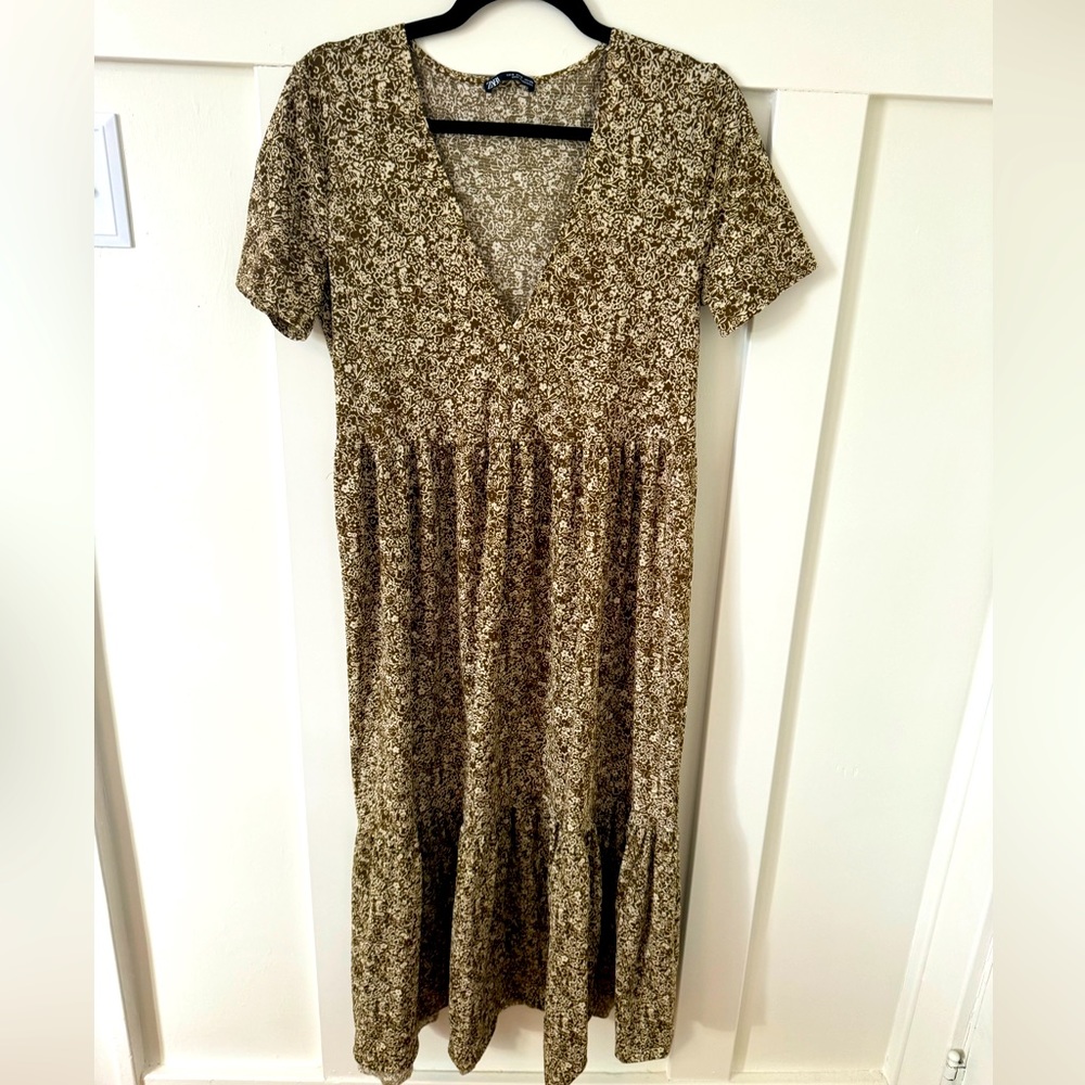 Flowy floral Zara Dress